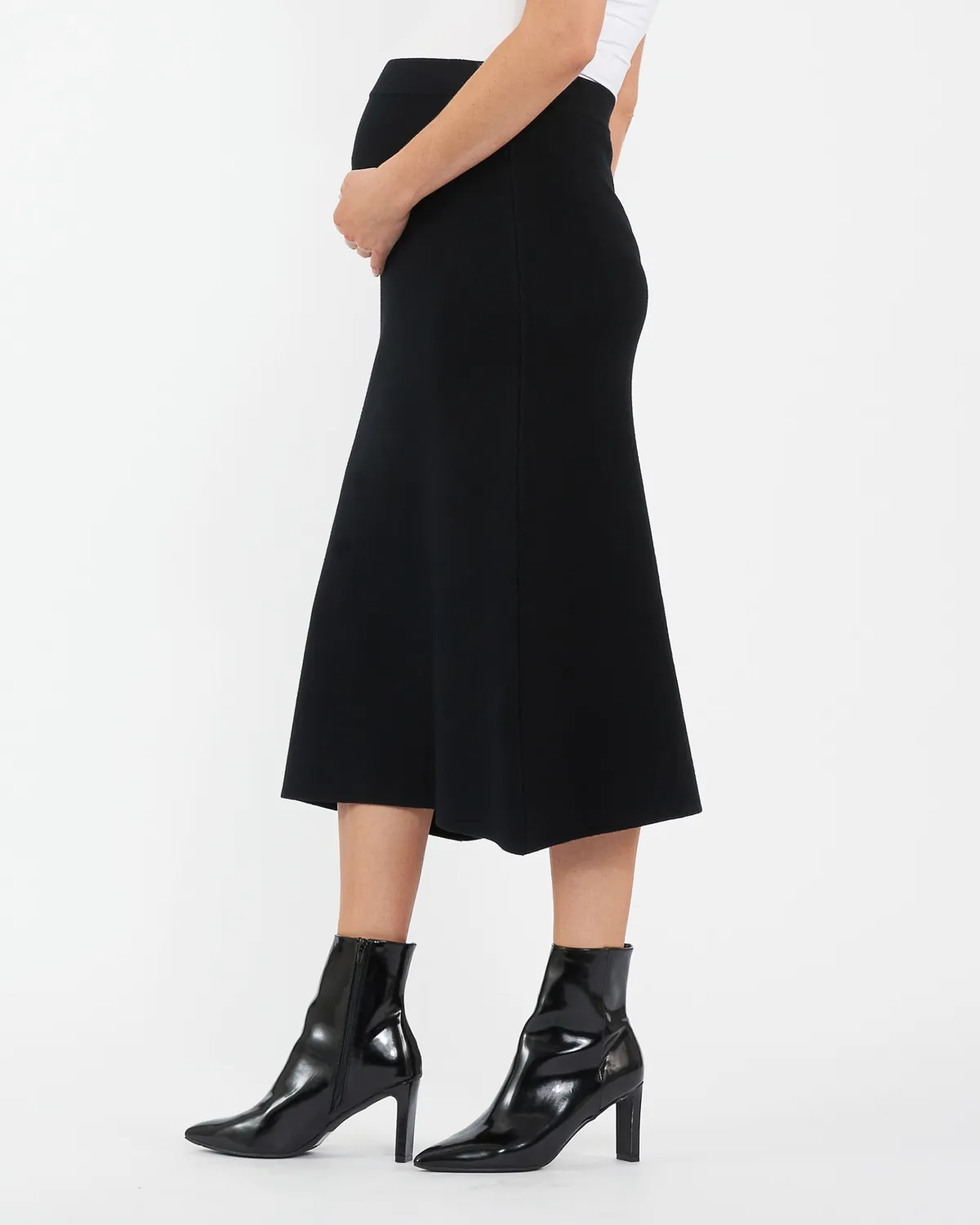 A-Line Knit Skirt Black - Image 4