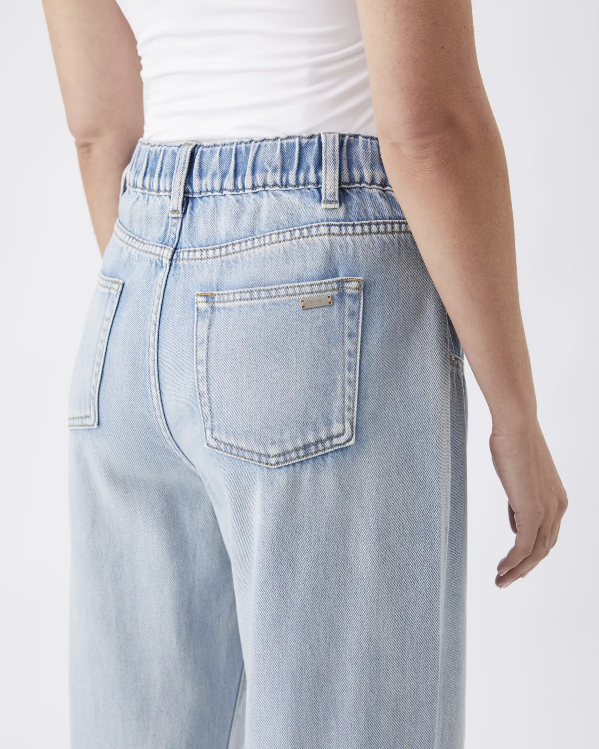 Billie Over Bump Jean Light Wash - Image 5