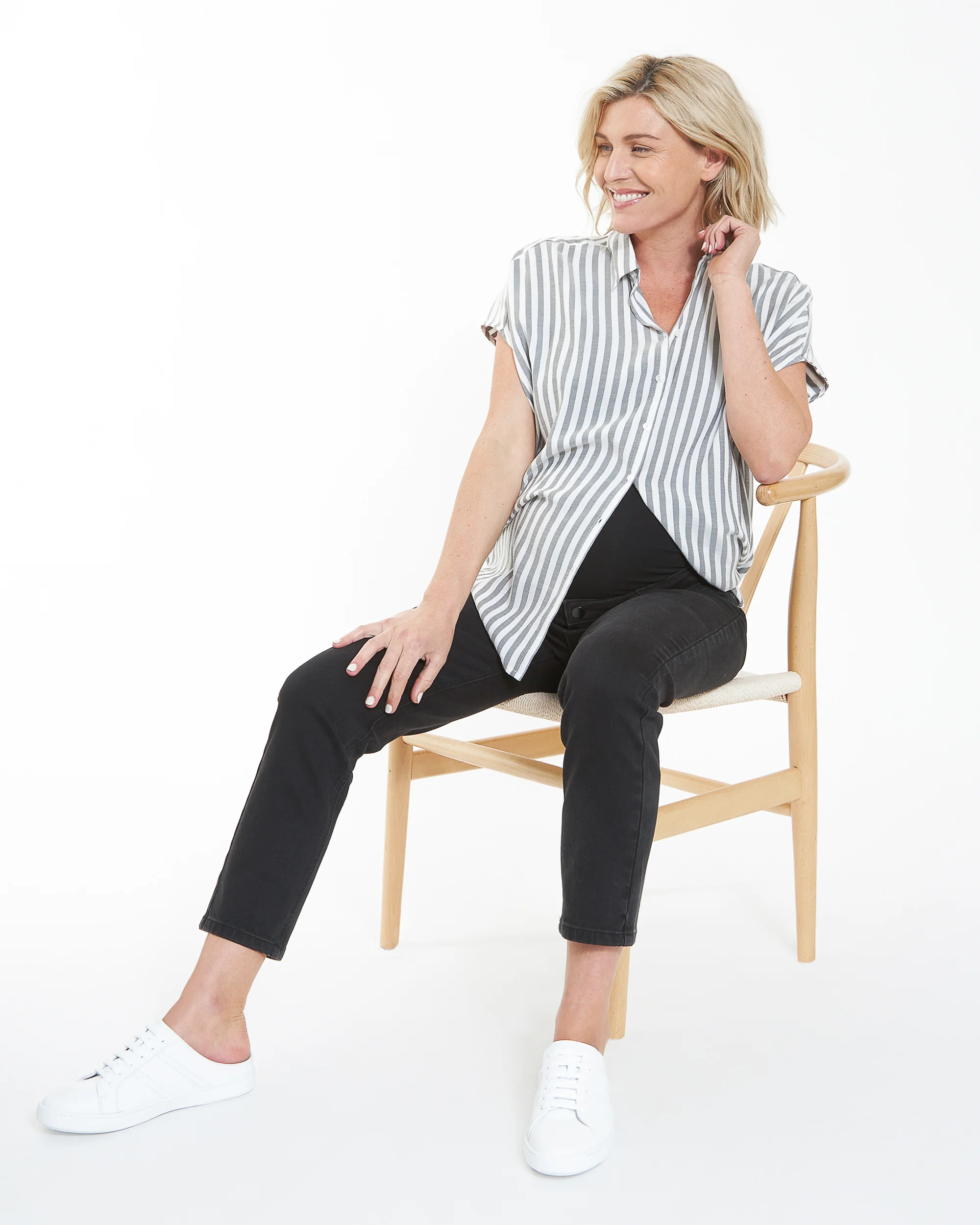 Hunter Over Bump Crop Jean Black - Image 7