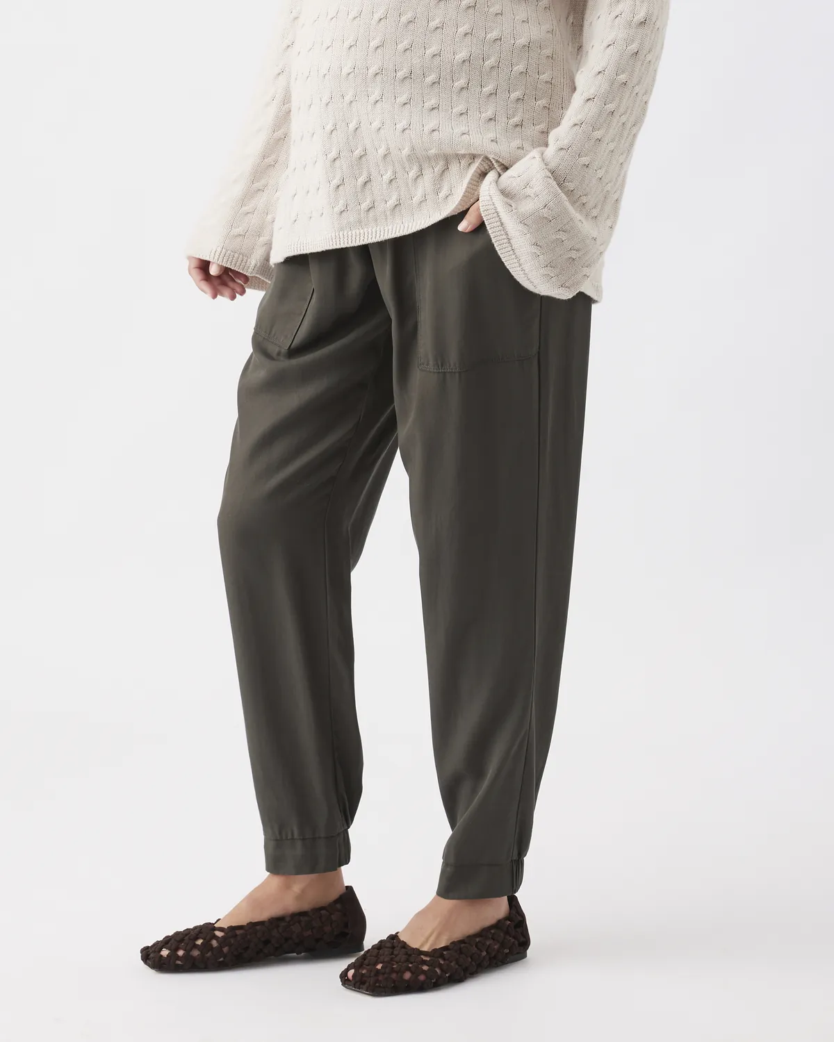 Tencel Off Duty Pant Olive - Image 3