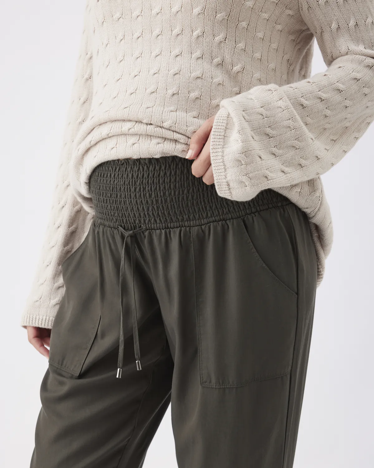 Tencel Off Duty Pant Olive - Image 5